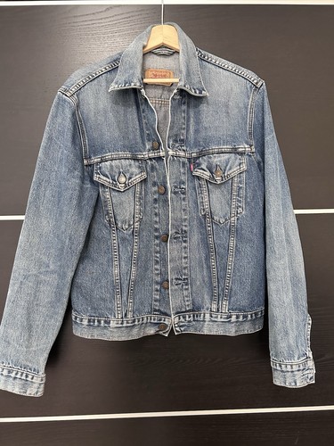 Blaue jeansjacke von - jeansjacke,