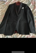 Eleganter Smoking von Theo –