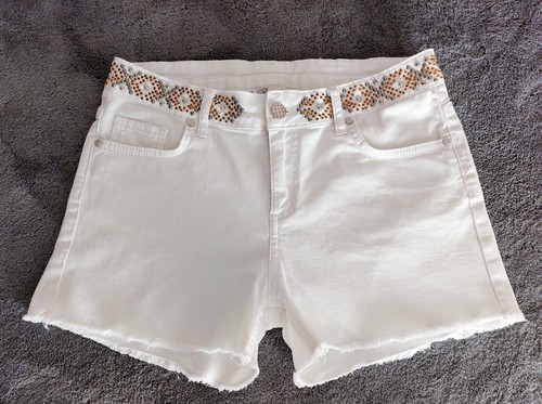 Weisse jeansshorts mit nieten - mit,