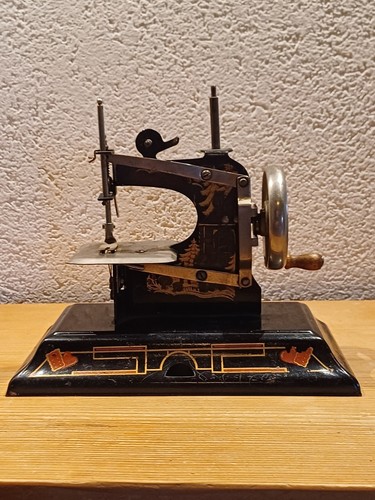 Alte kinder nähmaschine - alte, kinder-nähmaschine