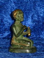 Alte Bronze Figur - knieender Mann - sehr fein gearbeitet