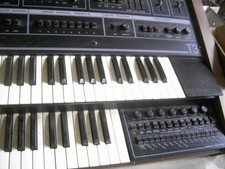 CRUMAR T 3 TRANSPORTABLE ORGAN