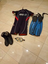 Tauchanzug Flossen Tauchstiefel Taucherbrille