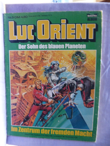 Luc orient band im zentrum - :,