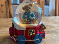 Spieluhr Symphony mit Reuge Bär auf Lok in einer Glaskugel NEU OVP Top 15 x 14cm