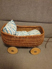 Puppenwagen, Korbgeflecht, mit Kissen,  zum Ziehen, Vintage 70 er
