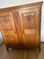 Antiker Wäscheschrank –