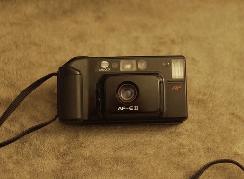 Minolta point shoot - af-e,