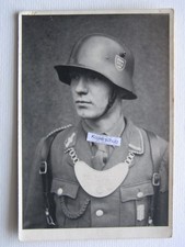 Portraitfoto - Tannenberg Wache m. Kettenschild , Stahlhelm m. Emblem um 1935