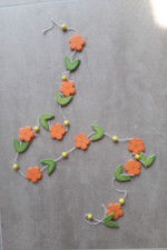 Frühjahrsdeko Fensterdeko Hängedeko Türdeko Blumengirlande bunte Farben Frühling