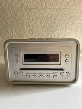 ++ Sonoro Cubo AU-1300 Spitzenklasse Design Radio in Rot CD * Radio * MP3 ++