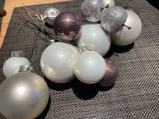 Weihnachtsdeko, Weihnachtskugeln, silbrig und braun, versch. Größen