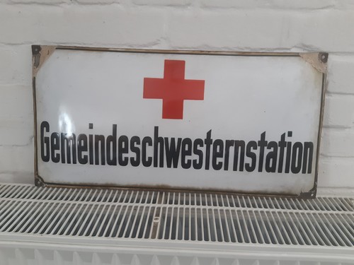 Altes emailleschild gewölbt - altes,