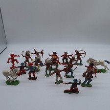 Konvolut Kunststoff Cowboy Indianer Figuren Crescent Toy u.a.