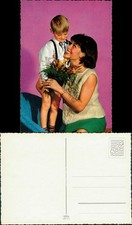 Menschen Soziales Leben Familienfotos: Mutter mit Kind, Sohn, Blumen 1970