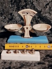 alte kleine Waage incl