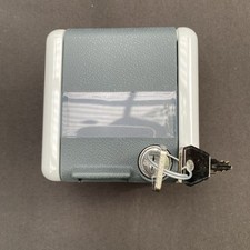 Jung Schuko-Steckdose 820NAWSL - mit Sicherheitsschloss, 16 A, 250 V, IP 44 Neu