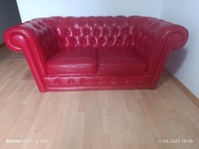 Elegantes rotes Chesterfield Sofa im Lederlook – 2-Sitzer
