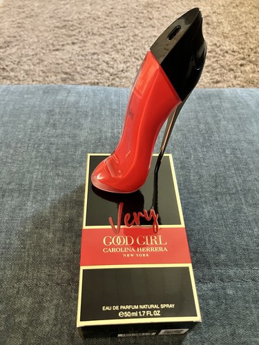 Carolina herrera good girl eau - carolina,