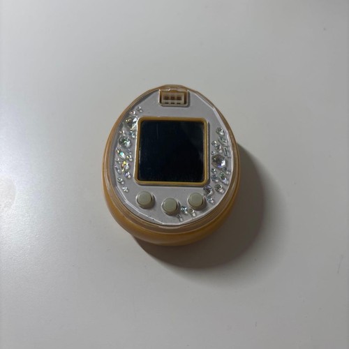Bandai tamagotchi piece - tamagotchi,