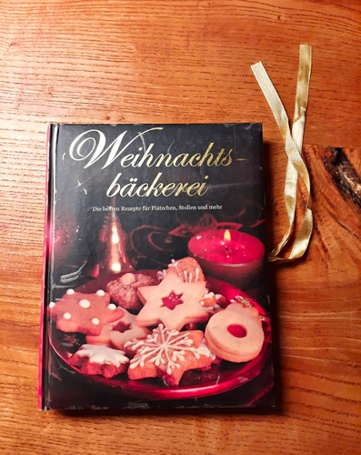 Weihnachtsbäckerei - , –