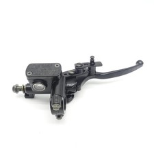 Hauptbremszylinder rechts mit