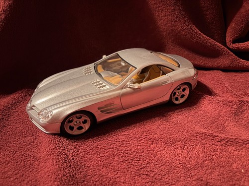 Modellauto mercedes benz - 1:18,