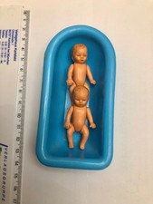 Ari Badewanne u. zwei