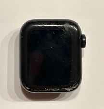 Apple Watch SE  40mm (2022) GPS (Screen/Display defekt) - ohne Armband+Ladegerät