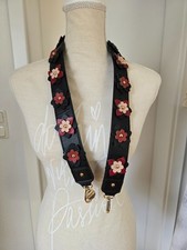 Toller Taschengurt von Hallhuber, Blumen, schwarz, rot, rosa, neu