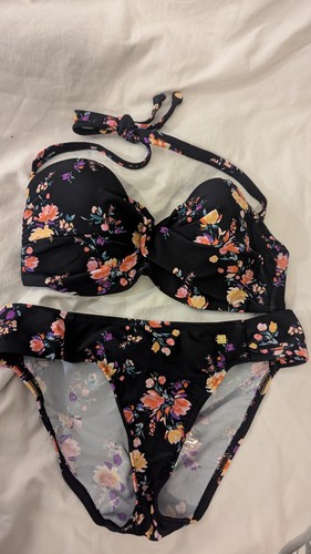 Schwarzer bügel bikini mit - bügel-bikini,