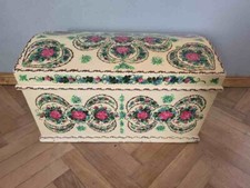 alte Runddeckeltruhe, handbemalt, Schatzkiste, Holztruhe