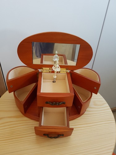 Wunderschöne spieluhr als - spieluhr,