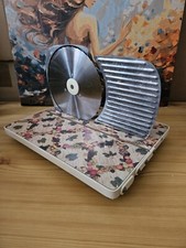 Brotschneidemaschine * manuell * Saugnapf * klappbar* DDR Nostalgie * funktional