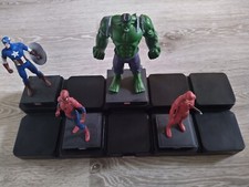 Marvel Figuren-Kollektion: Display mit vier Figuren, Ordner und Heften