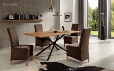 Eva Stuhlhussen Sets, Samt