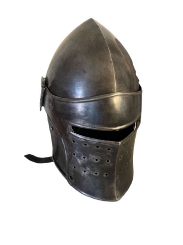 Mittelalter historismus helm - mittelalter,
