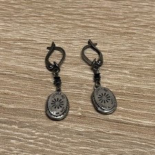 Konplott Ohrringe Mit Schwarzen Details