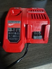 Milwaukee M12-18C Ladegerät