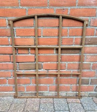 altes Gusseisen Stallfenster