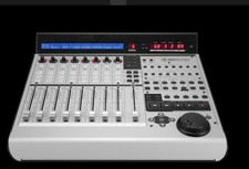 Mackie MCU Pro Universal