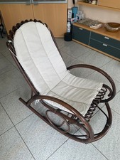 Sehr schöner Schaukelstuhl, Relaxstuhl rattan mit Polsterauflage