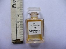 Alter Parfum Flakon mit