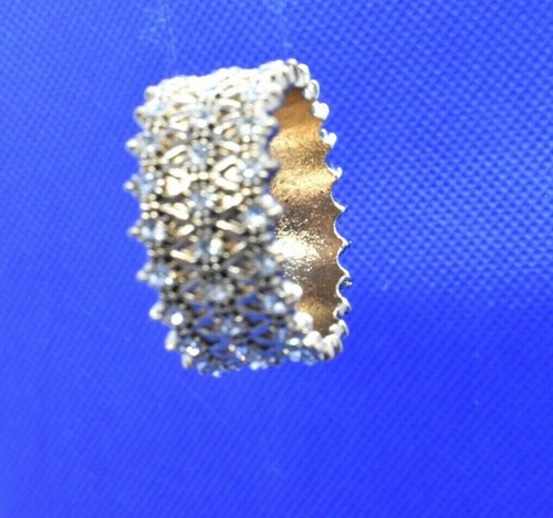 Neu verkrusteter ring - neu, m/l
