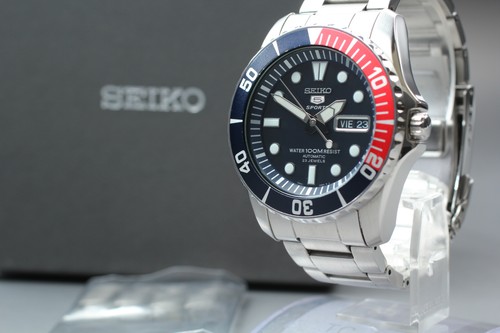 Near mint seiko 5 - seiko, sports