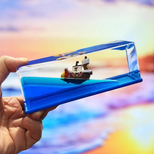 Fließendes kreuzfahrtschiff - fließendes,