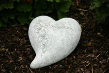 Grabschmuck großes Herz Unvergessen Frostfest Steinguss Grab