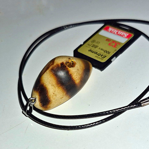 Halskette mit ovalem