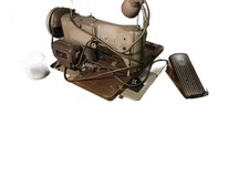 Singer Nähmaschine (Typ BAG 8-11) BJ 1955 mit Holzuntertisch. Modell 216 G