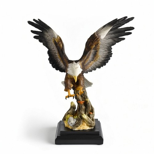 Adlerfigur detailreich